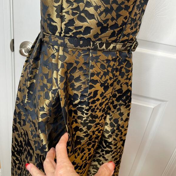 Theia Dress Black & Gold dress brocade sleeveless fit & flare pockets size 10 - Picture 9 of 10